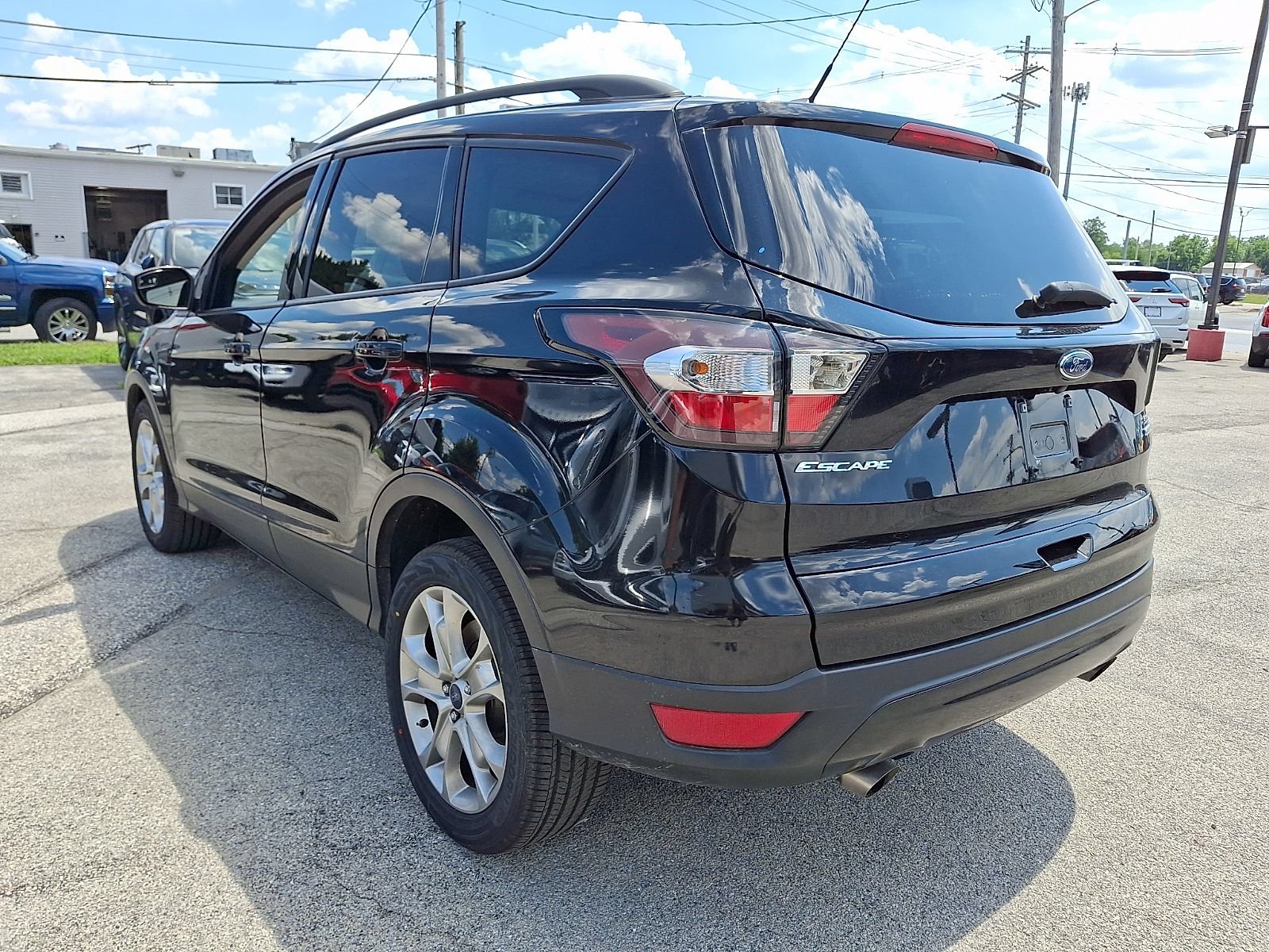 Used 2018 Ford Escape SE w/ SE Sport Appearance Package FWD image 5