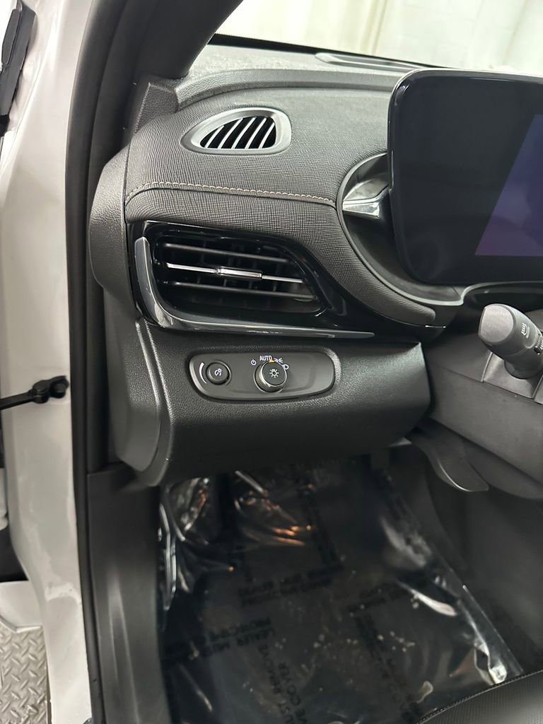 Used 2025 Buick Envista Avenir image 15