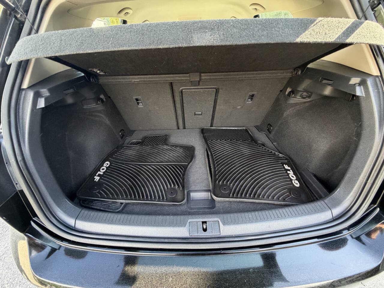 Used 2015 Volkswagen Golf S FWD image 21