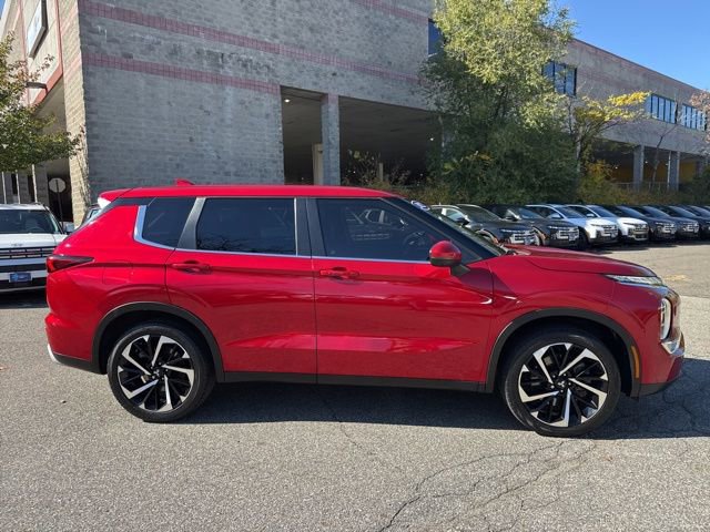 Used 2022 Mitsubishi Outlander SE image 13