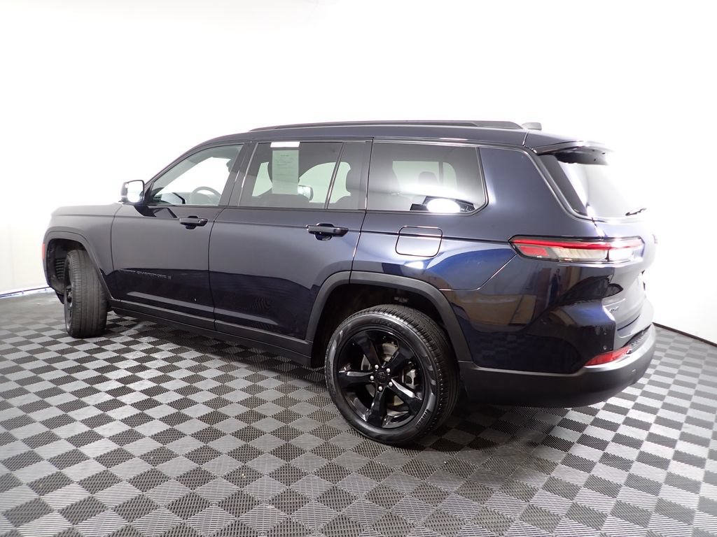 Used 2024 Jeep Grand Cherokee L Limited w/ Black Appearance Package AWD/4WD image 12