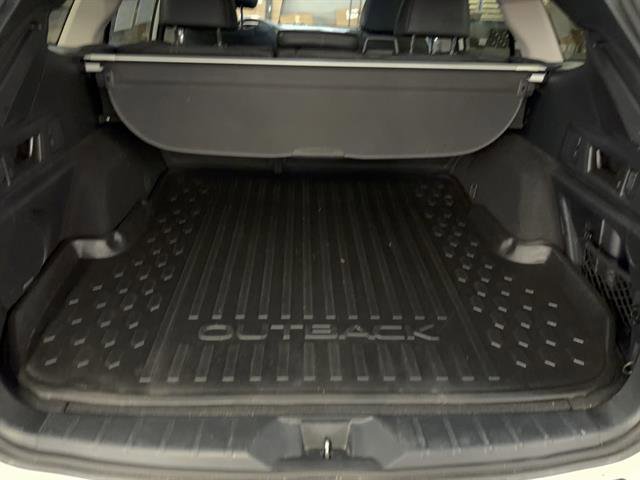 Used 2022 Subaru Outback Limited image 16
