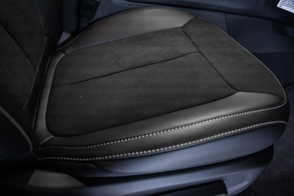 New 2025 Jeep Grand Cherokee Altitude image 33