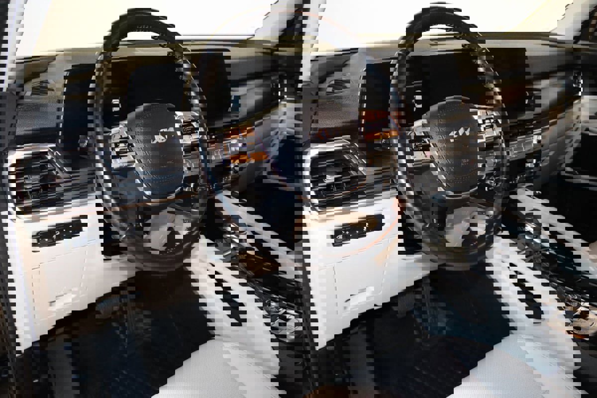 Used 2023 Kia Telluride S image 38