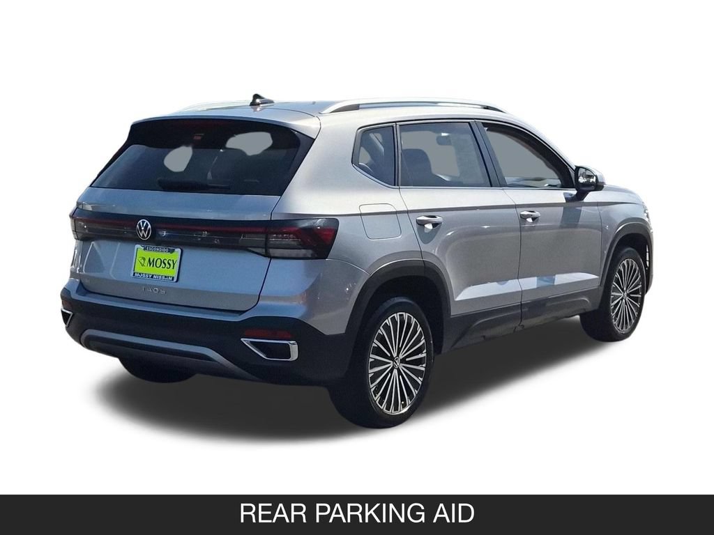 Used 2025 Volkswagen Taos SE FWD image 9