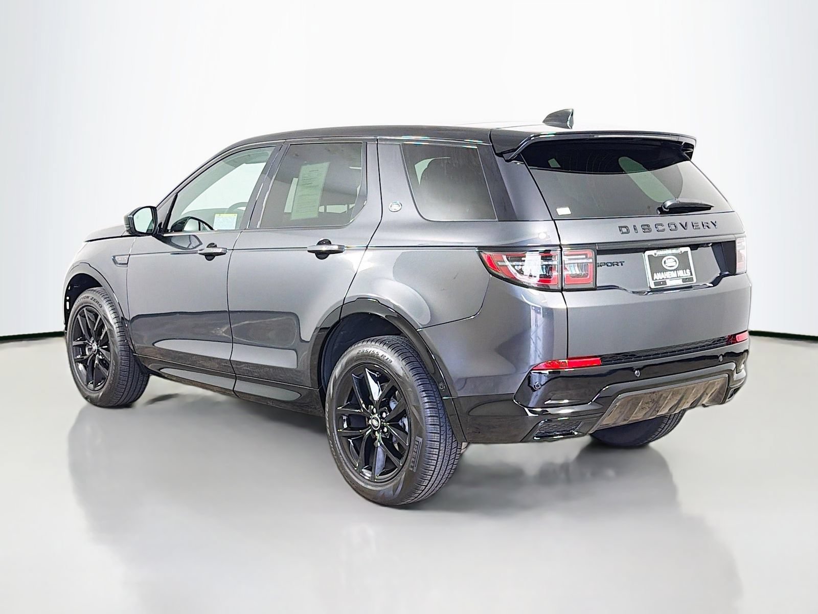 Certified 2025 Land Rover Discovery Sport Dynamic SE AWD/4WD image 3