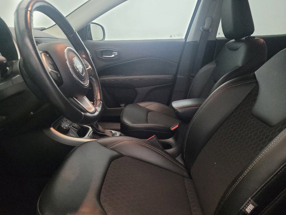 Used 2019 Jeep Compass Latitude w/ Cold Weather Group AWD/4WD image 17