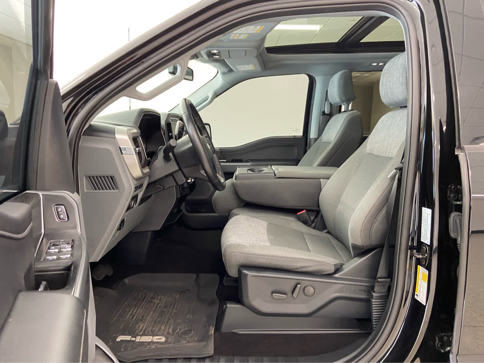 Used 2022 Ford F150 XLT w/ Equipment Group 302A High image 17