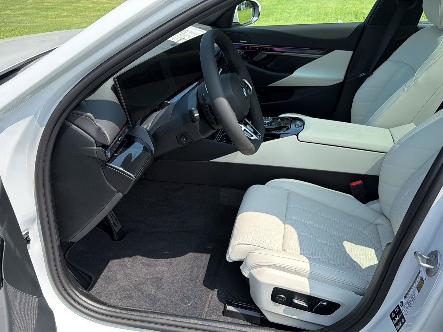 New 2027 BMW 540i xDrive w/ Executive Package AWD/4WD image 10