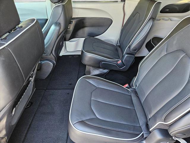 Used 2023 Chrysler Pacifica Limited image 21