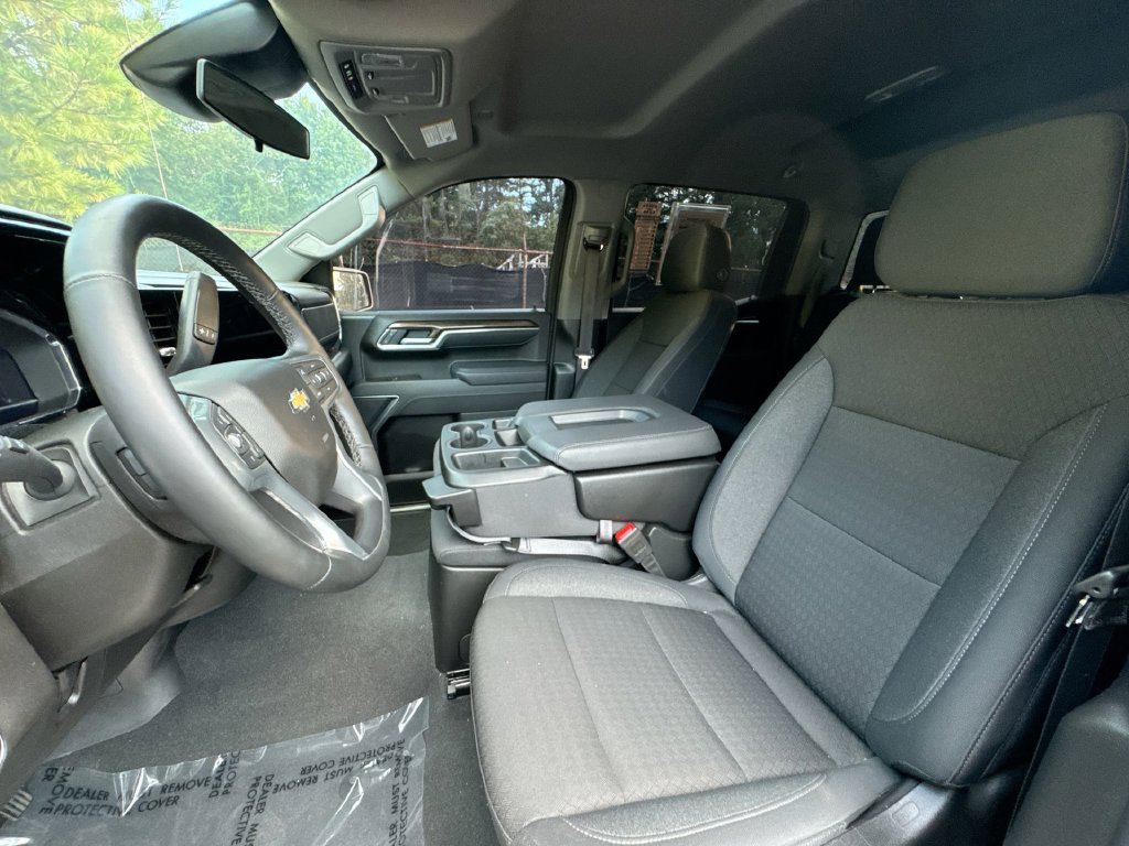 Used 2025 Chevrolet Silverado 1500 LT AWD/4WD image 13