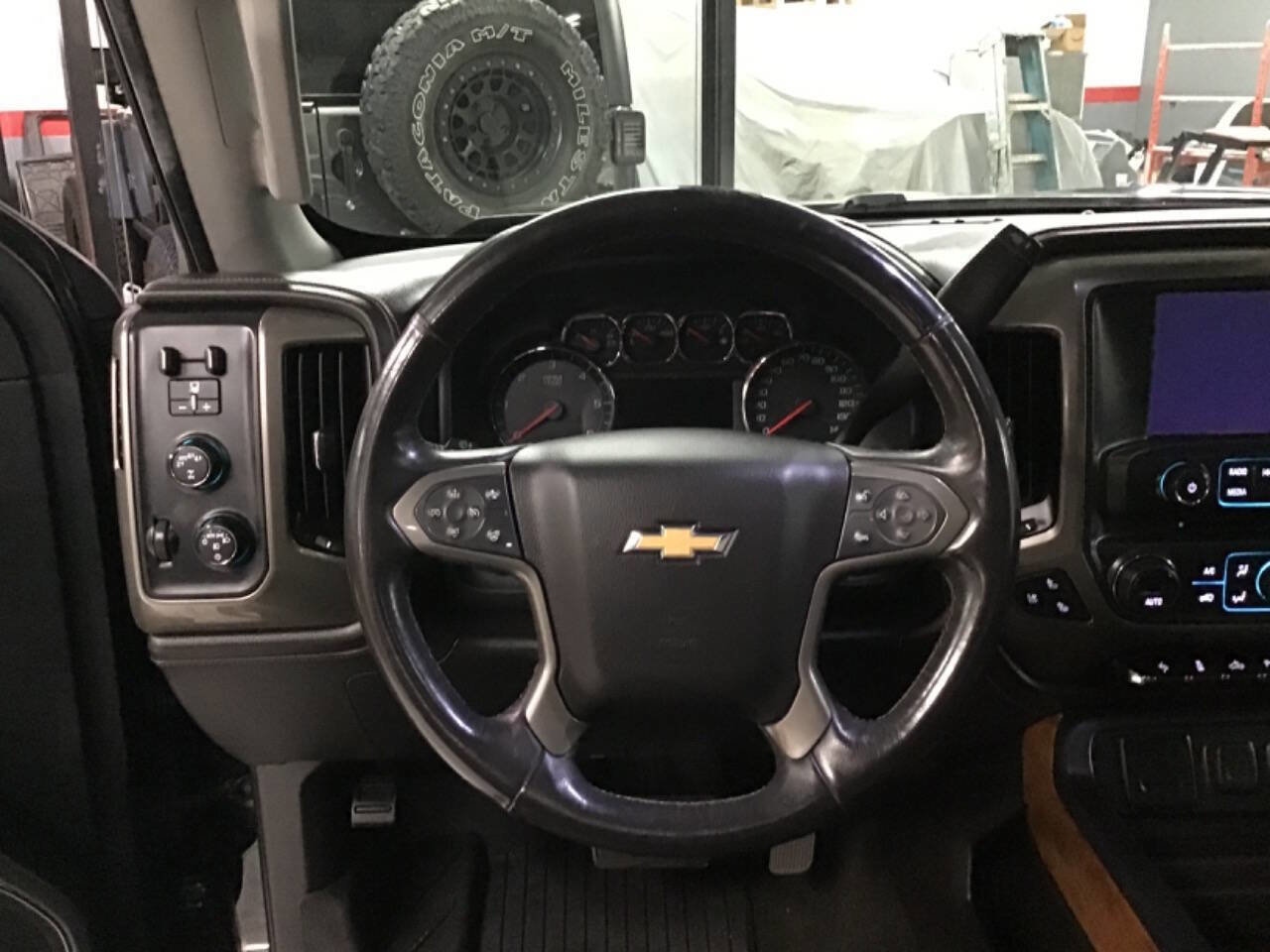 Used 2017 Chevrolet Silverado 1500 High Country AWD/4WD image 13