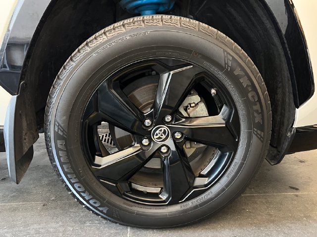 Used 2019 Toyota RAV4 XSE AWD/4WD image 12