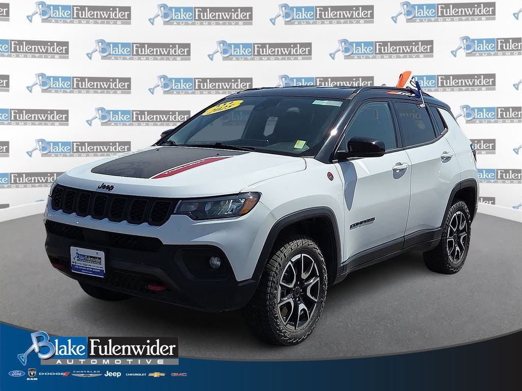 Used 2025 Jeep Compass Trailhawk AWD/4WD video 1