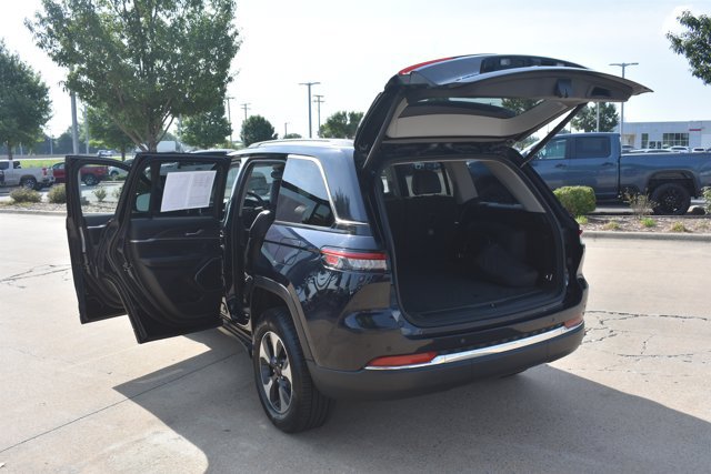 Used 2023 Jeep Grand Cherokee 4WD 4xe image 16