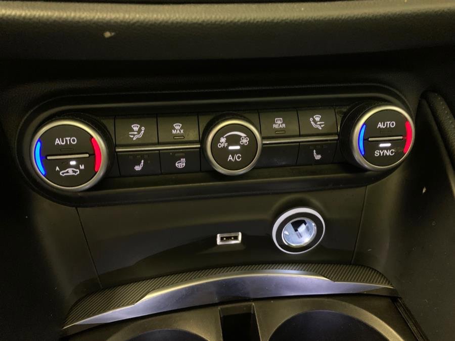 Used 2023 Alfa Romeo Stelvio Veloce image 18