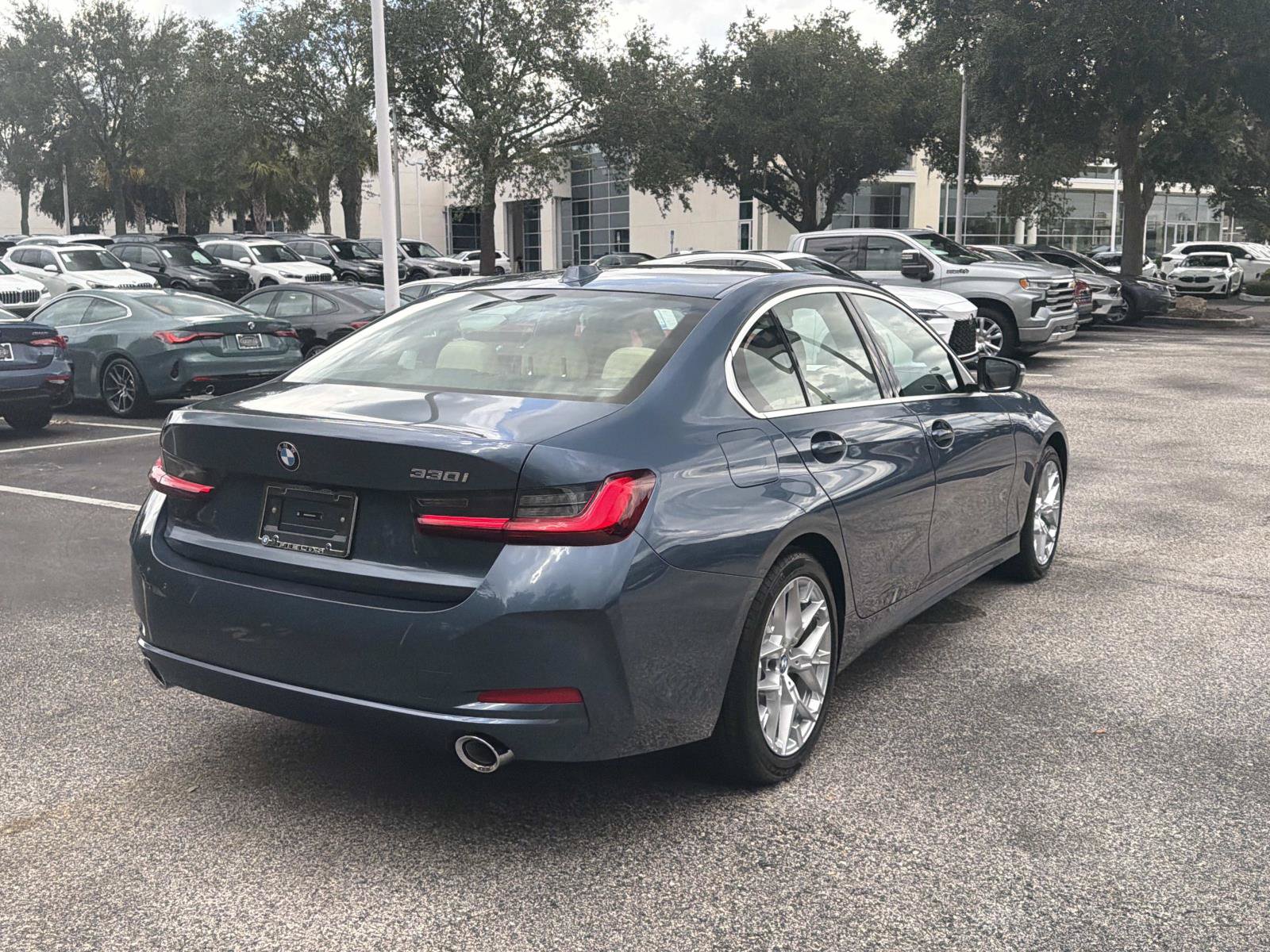 New 2026 BMW 330i Sedan w/ Premium Package RWD image 4