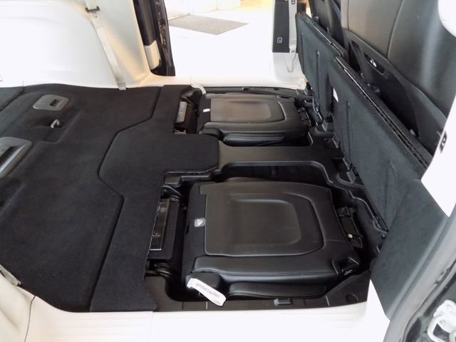 Used 2024 Chrysler Pacifica Touring-L image 32
