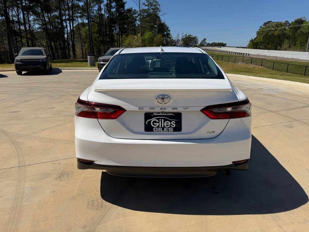 Used 2022 Toyota Camry LE image 4
