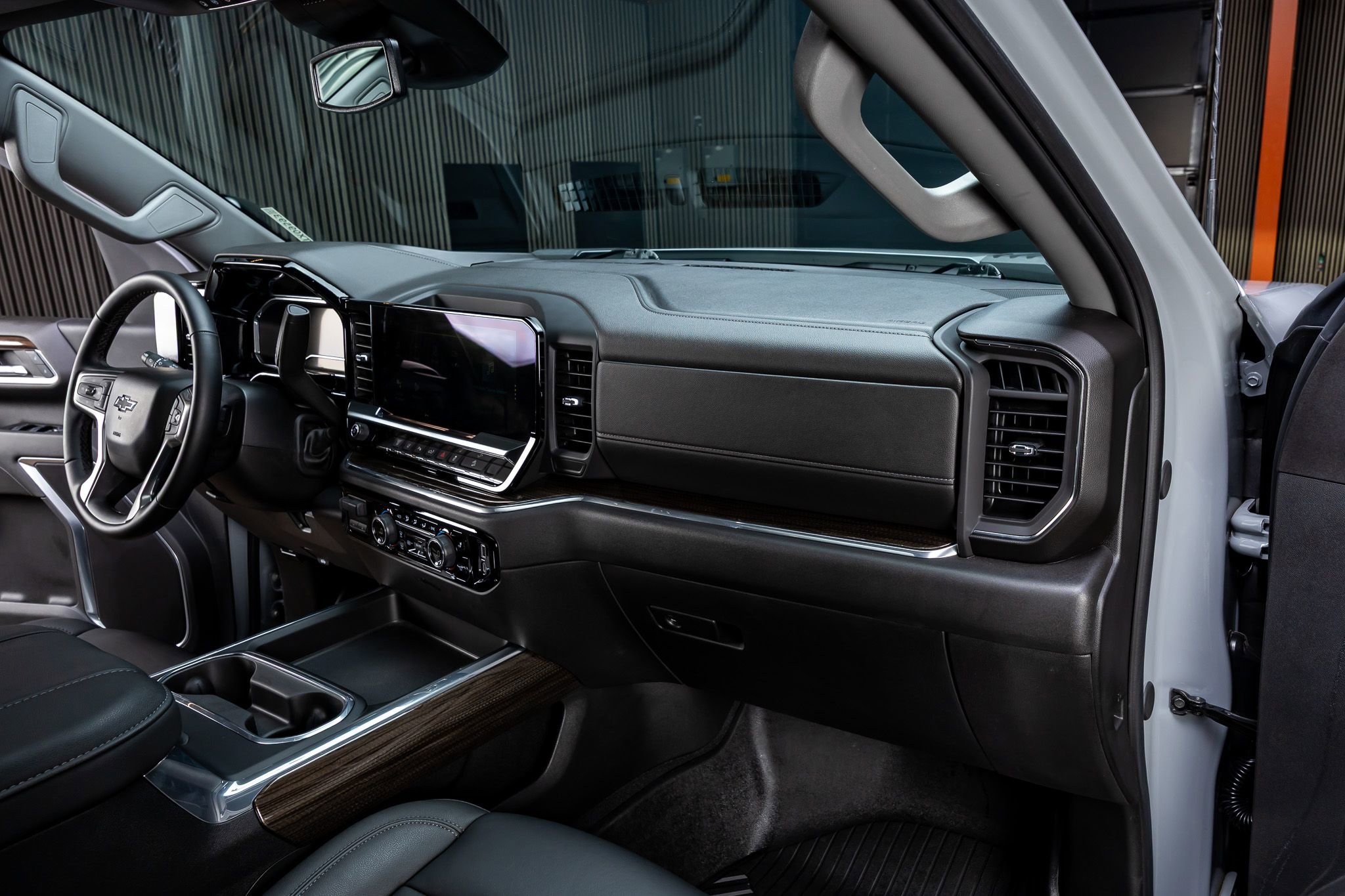 Used 2024 Chevrolet Silverado 2500 LT w/ Z71 Sport Edition AWD/4WD image 18