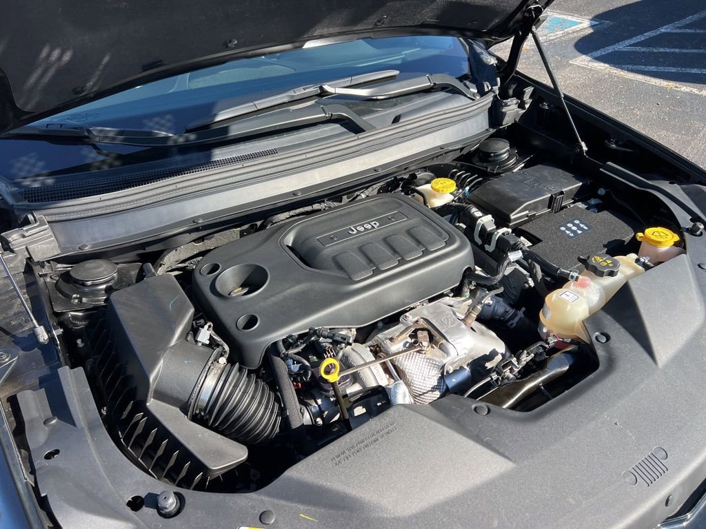 Used 2022 Jeep Cherokee Limited w/ Elite Package image 11