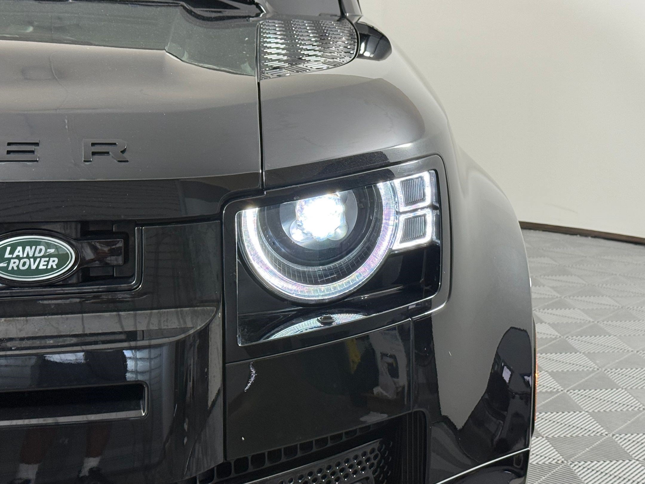 Used 2024 Land Rover Defender 110 X-Dynamic SE AWD/4WD image 11