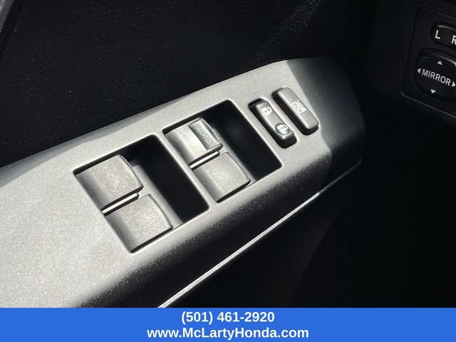 Used 2018 Toyota RAV4 LE FWD image 32