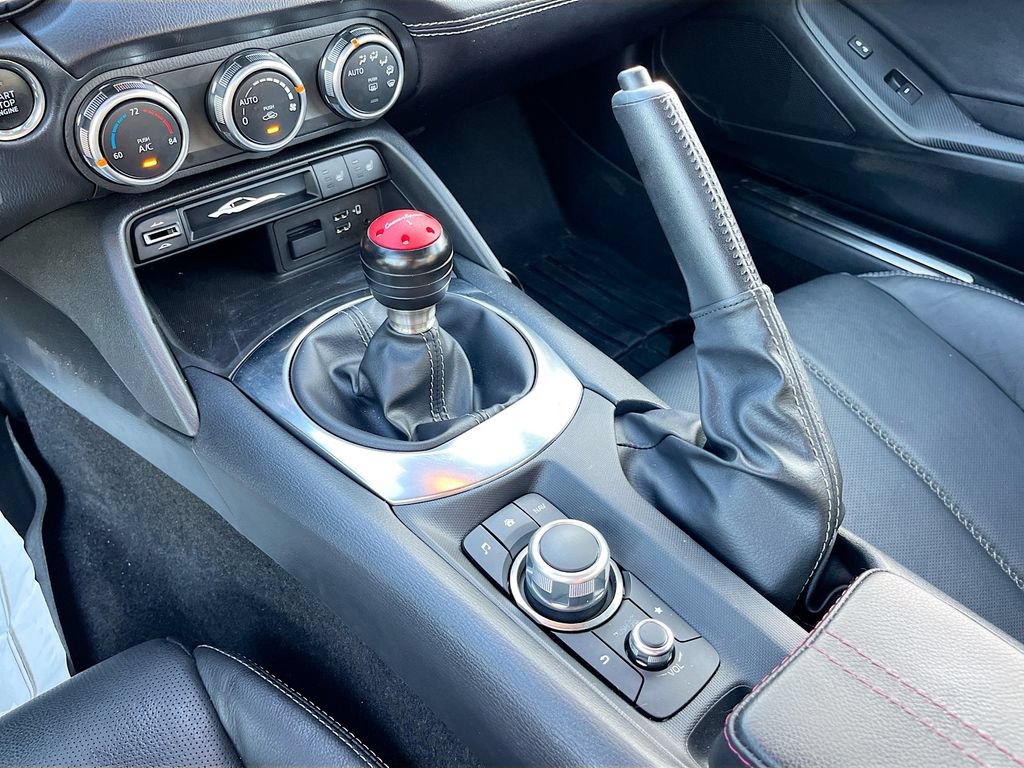 Used 2022 MAZDA MX-5 Miata RF Grand Touring RWD image 17