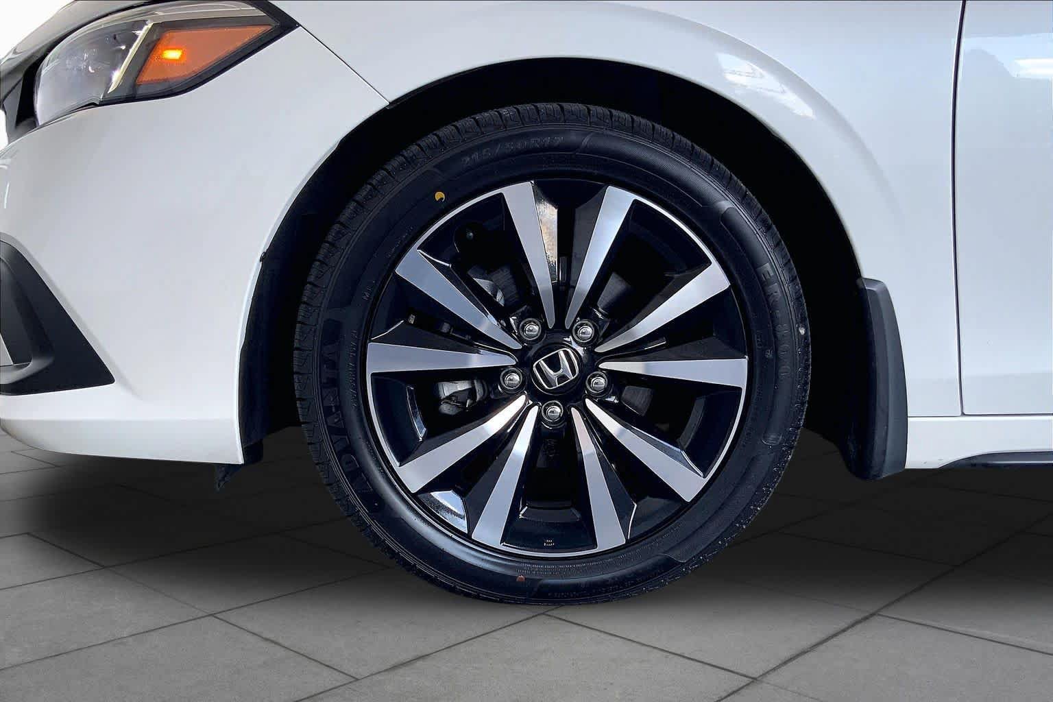Used 2024 Honda Civic EX-L image 11