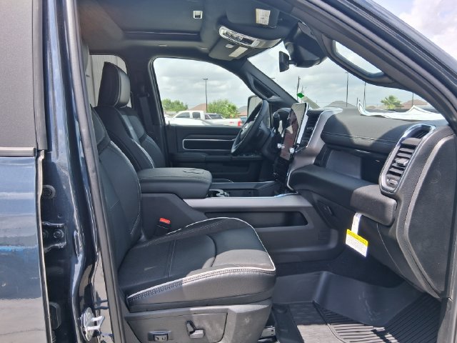 New 2026 RAM 3500 Laramie AWD/4WD image 25
