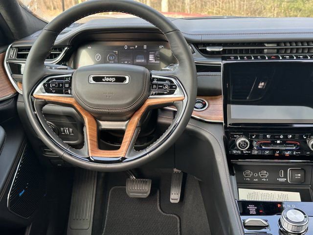 New 2025 Jeep Grand Cherokee Summit image 28