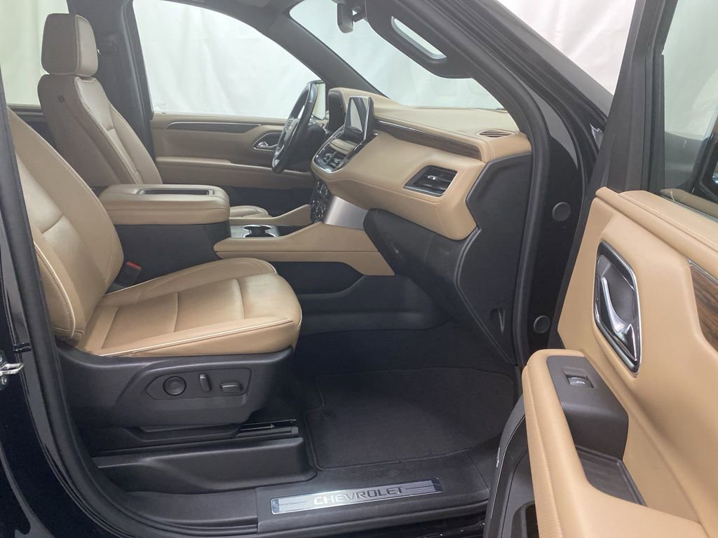 Used 2024 Chevrolet Suburban Premier image 15