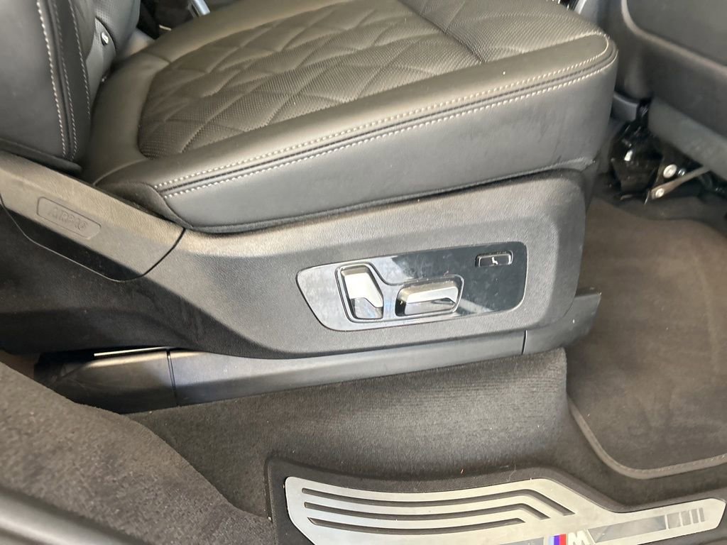 Used 2024 BMW X7 xDrive40i w/ M Sport Package image 33
