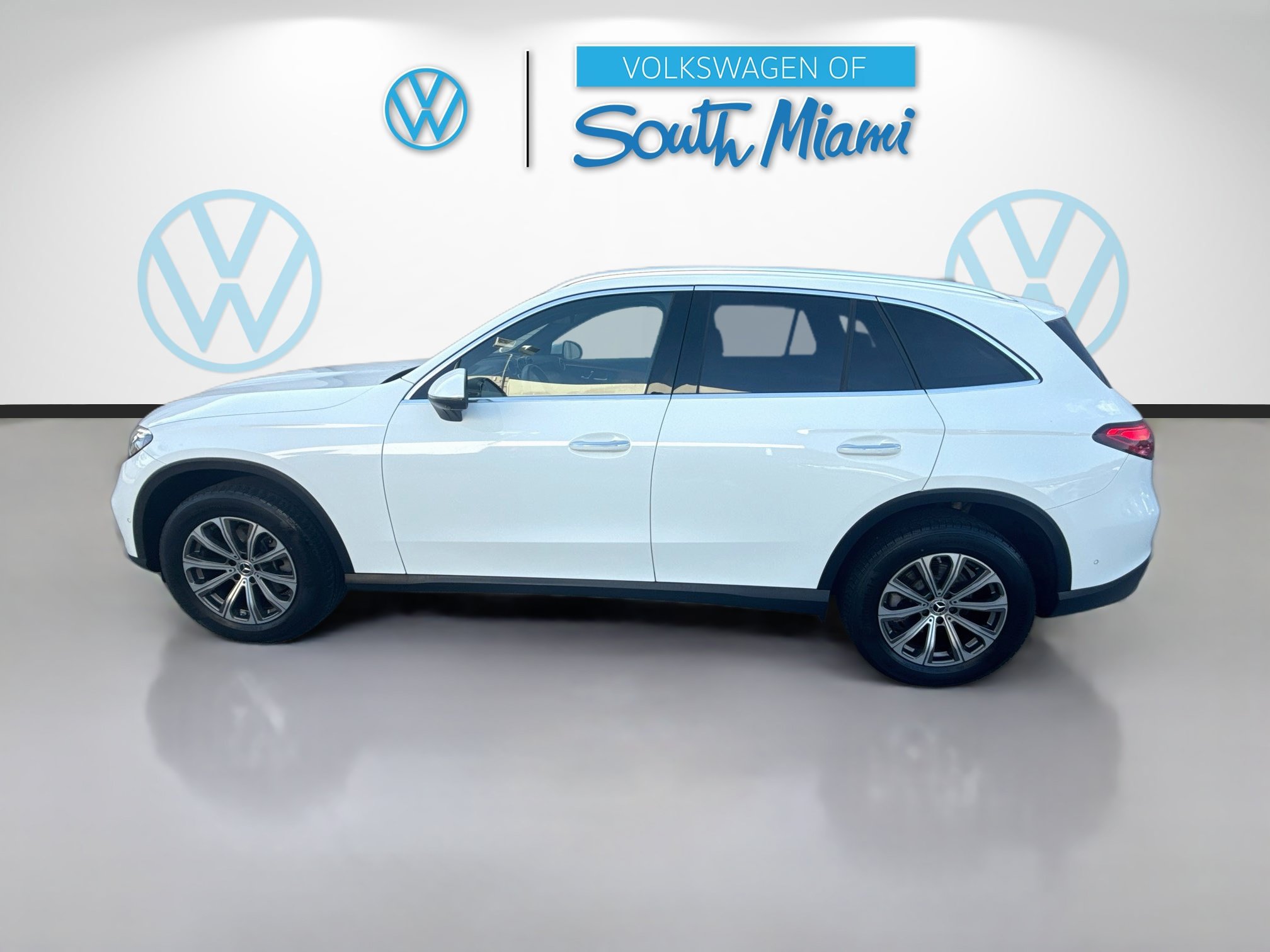 Used 2023 Mercedes-Benz GLC 300 w/ Pinnacle Trim Package image 4