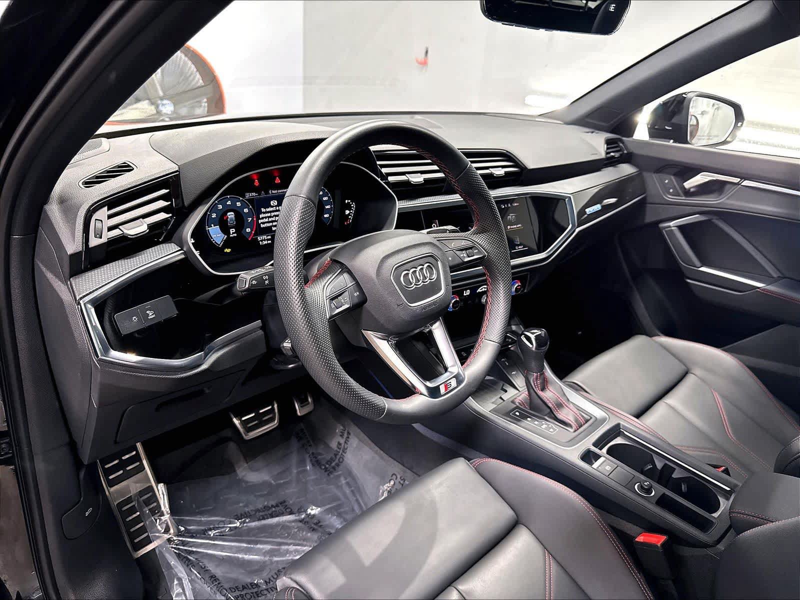 Certified 2025 Audi Q3 2.0T Premium Plus w/ Premium Plus Package AWD/4WD image 15