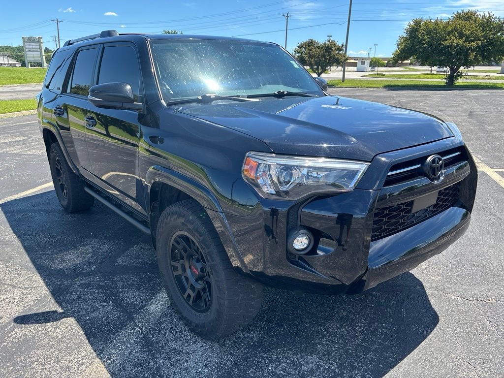 Used 2021 Toyota 4Runner SR5 Premium w/ Moonroof Package AWD/4WD image 3