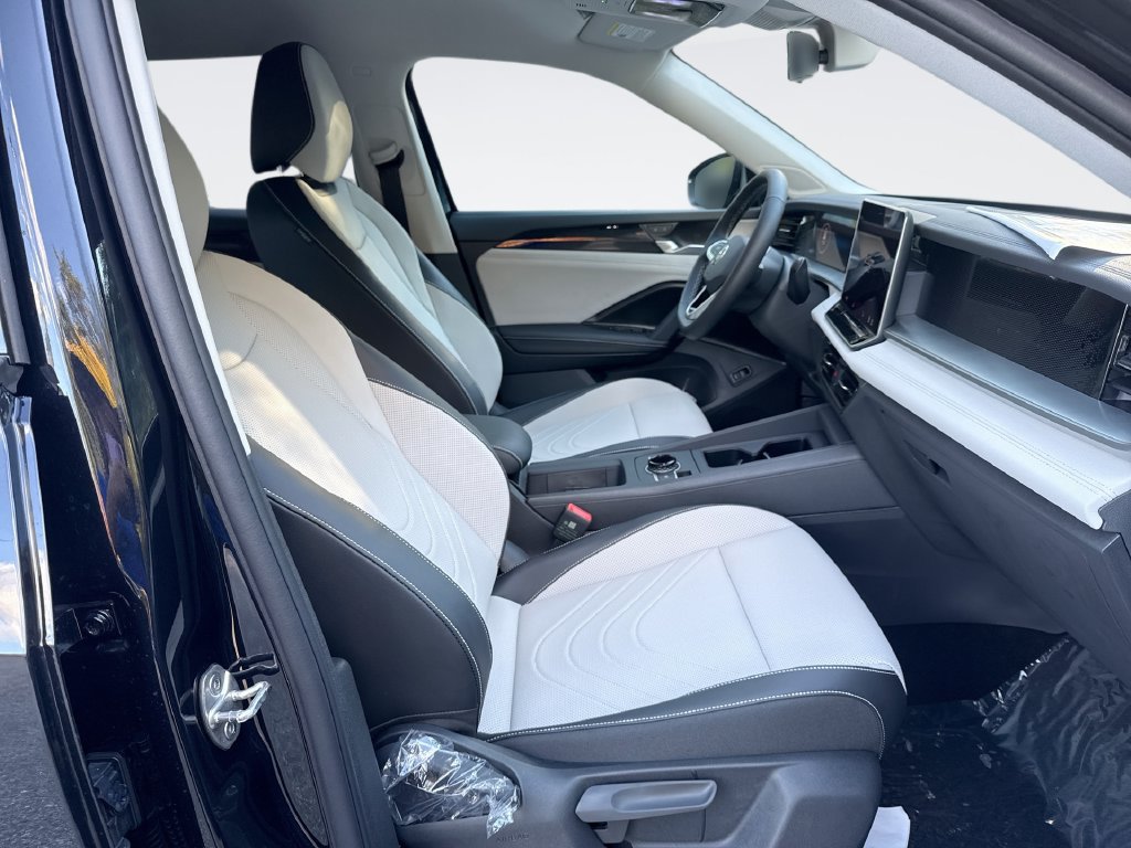 New 2026 Volkswagen Tiguan SE FWD image 25