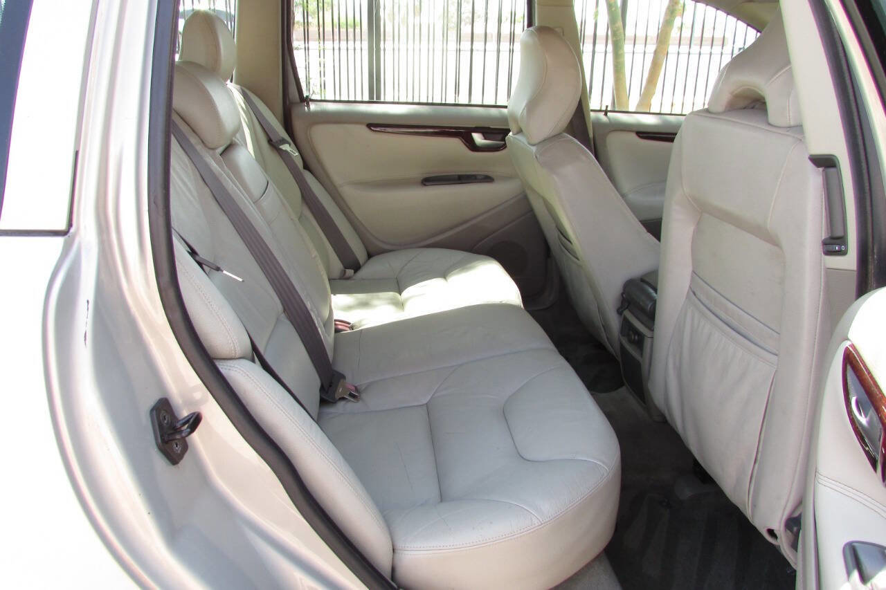Used 2001 Volvo V70 image 19