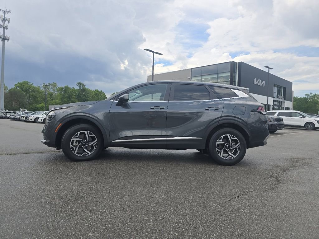 Used 2024 Kia Sportage LX AWD/4WD image 11