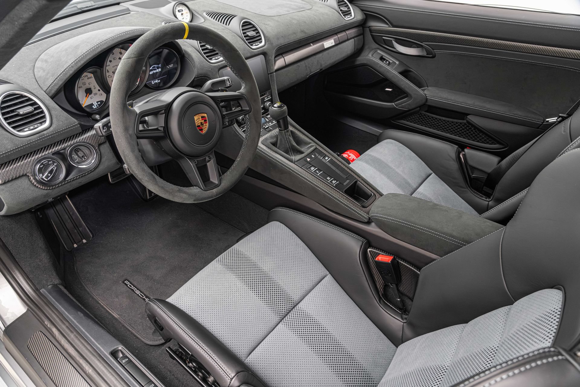 Used 2023 Porsche 718 Cayman GT4 RS RWD image 37