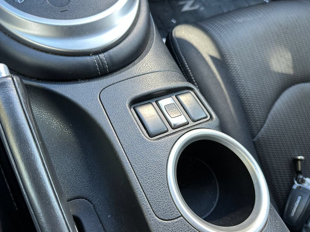 Used 2014 Nissan 370Z Roadster RWD image 30