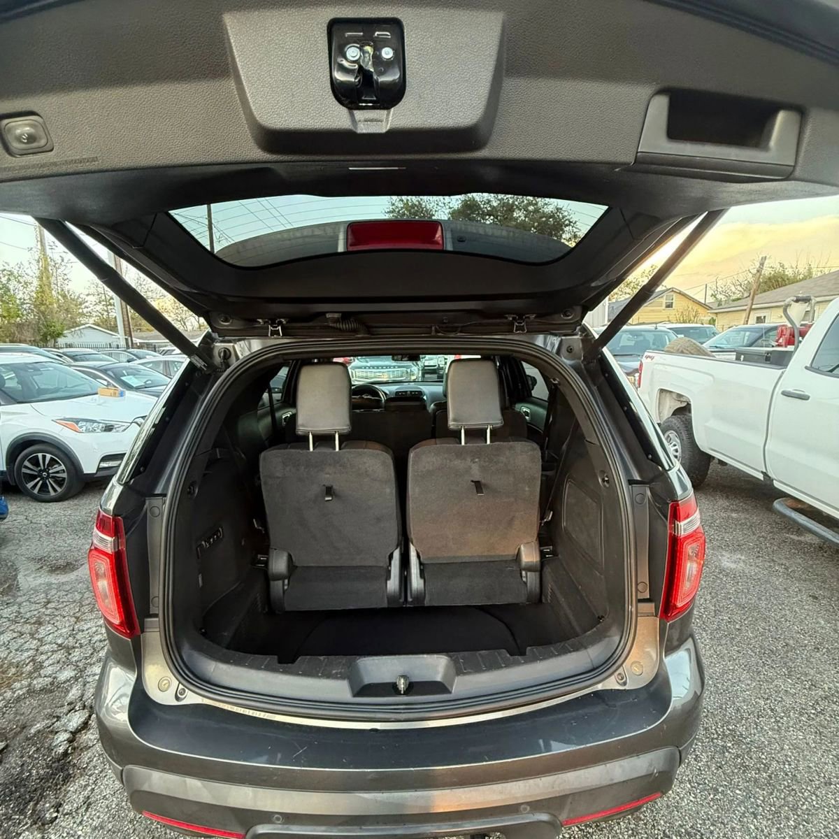 Used 2015 Ford Explorer Limited w/ Equipment Group 302A AWD/4WD image 9