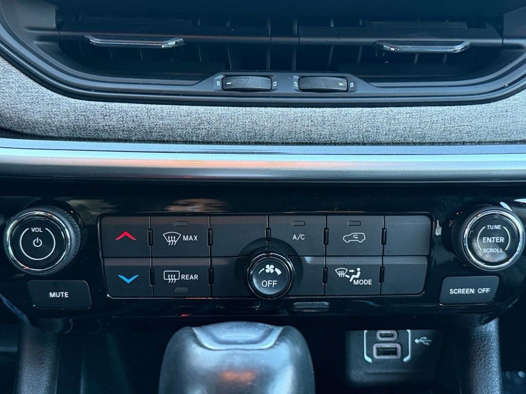 Used 2022 Jeep Compass Latitude image 21