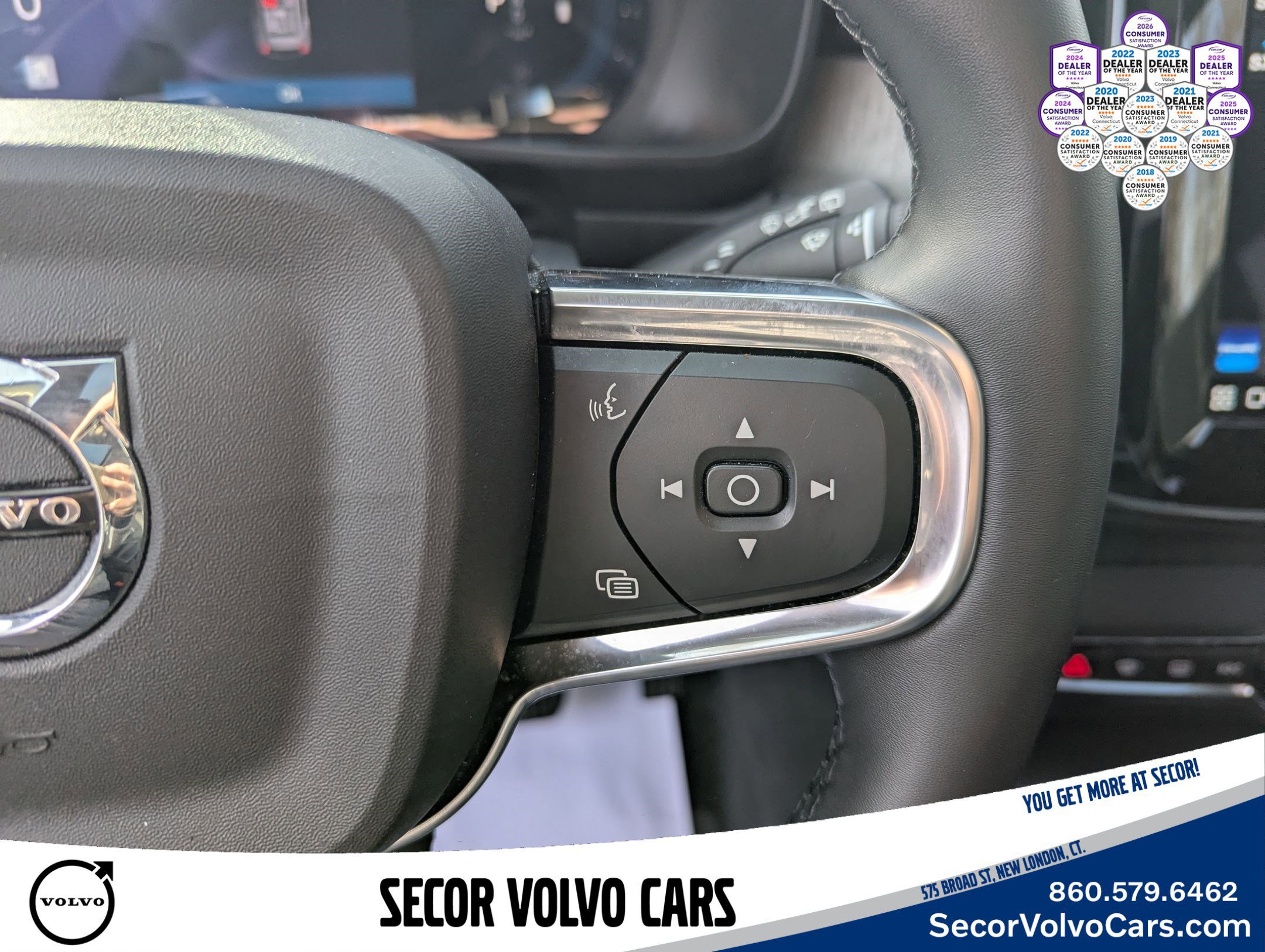 Certified 2023 Volvo XC40 B5 Ultimate w/ Protection Package Premier image 14