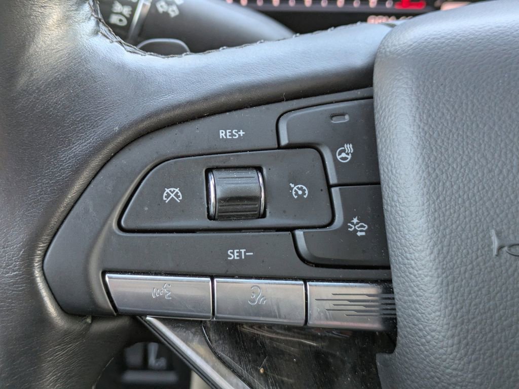 Certified 2022 Cadillac Escalade Premium Luxury image 34