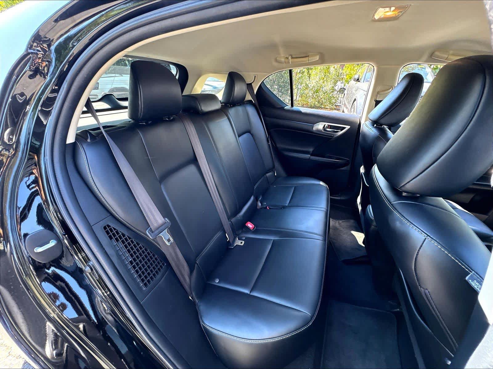 Used 2016 Lexus CT 200h w/ Accessory Package 2 FWD image 29