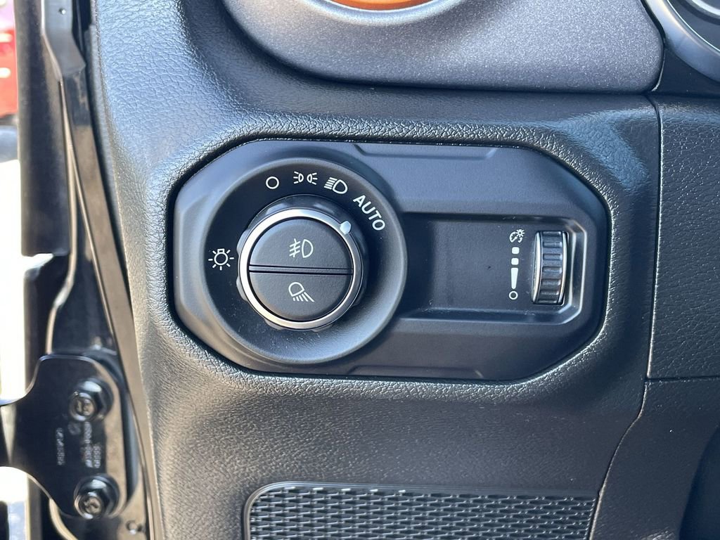 Used 2023 Jeep Gladiator Mojave w/ Trailer Tow Package image 18