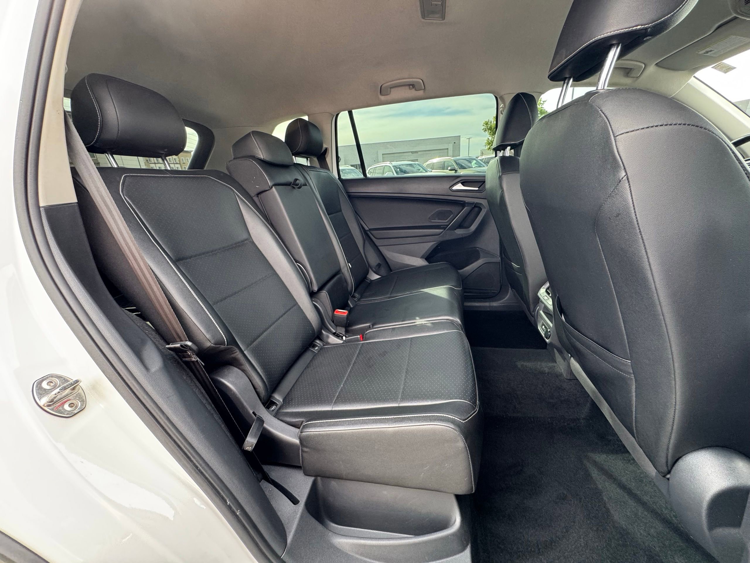 Used 2021 Volkswagen Tiguan SE AWD/4WD image 21