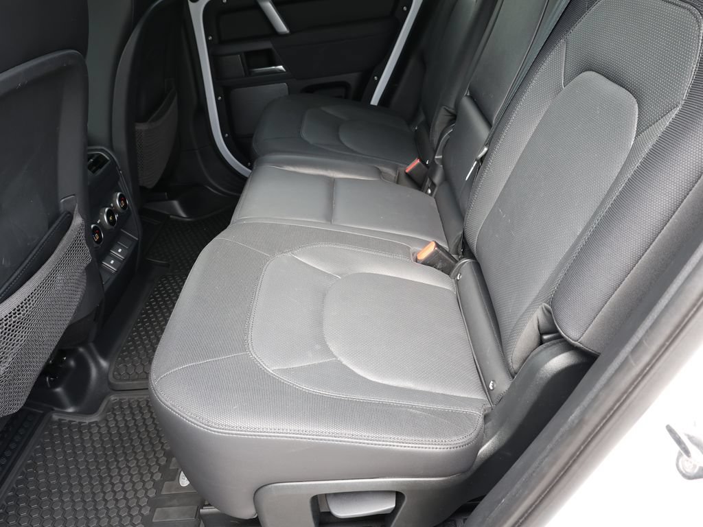 Used 2023 Land Rover Defender 110 X-Dynamic SE AWD/4WD image 20