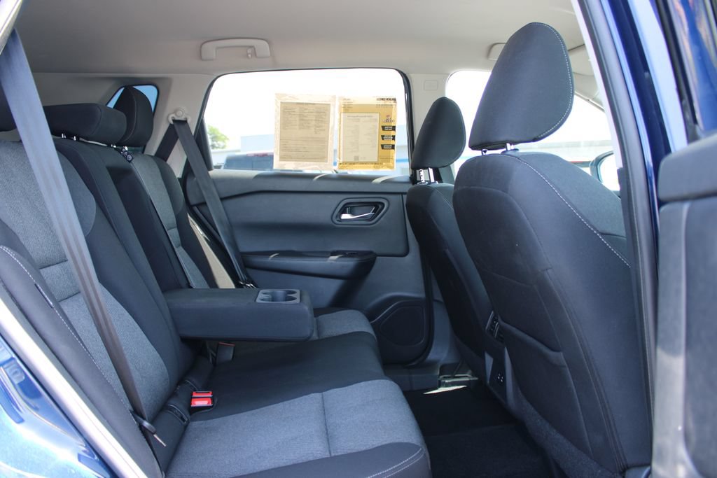 Used 2024 Nissan Rogue SV AWD/4WD image 33